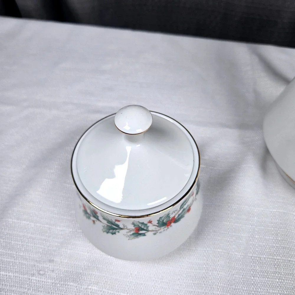 China Pearl Noel Fine China Christmas Teapot Sugar Creamer Set Holly Berry Gold